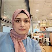 Soy profesora de árabe, Natural de Siria, llevo cinco años dando clases. ☺️